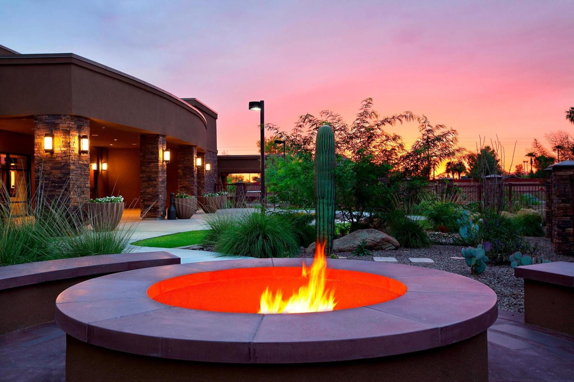 Courtyard By Marriott Scottsdale Salt River Exteriör bild
